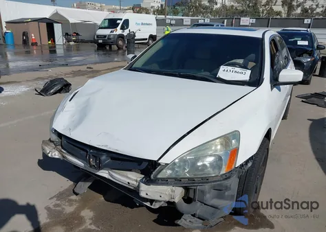 2005 Honda Accord 2.4 Ex z USA, uszkodzony, nr VIN 1HGCM56765A041853